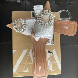 Zara Women’s size 42 sling back heels. Never worn brand new!